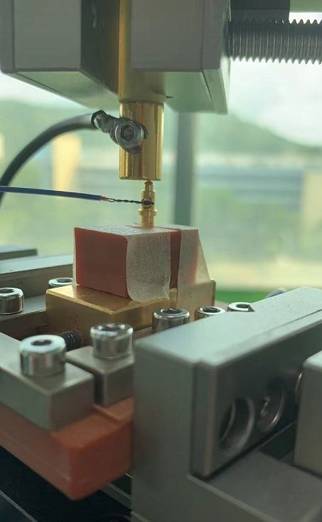 Testy wysokoprądowych pinów Pogo